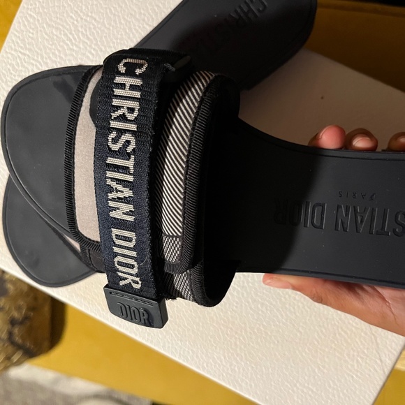 Dior Slides - Picture 1 of 3